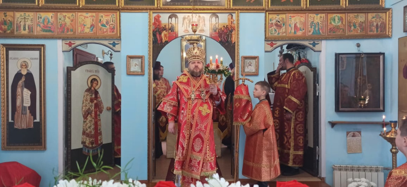 В понедельник Светлой седмицы епископ Серафим совершил вечернее богослужение в Казанском храме села Советское